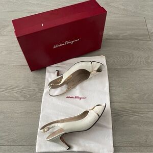 Vintage 70s Salvatore Ferragamo white leather slingback peep-toe kitten heels